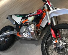 Kryt motoru a kolene výfuku KTM, Husqvarna, Gas Gas