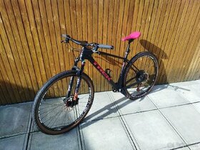 Predám MTB CARBON 9kg veľkosť L