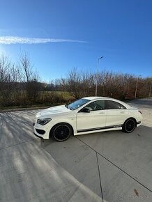 Mercedes Benz CLA 220 AMG