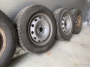 Zimné pneumatiky  s diskami 205/65 R16