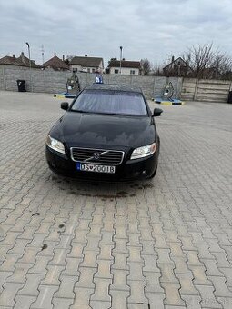 Volvo S80 2.4 D5 manuál - 1