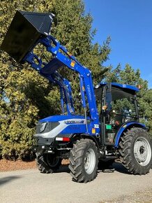 Traktor Lovol M254 s výkonom 25 koní s nakladačom