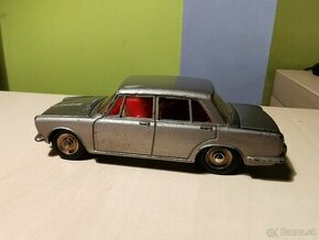 Dinky toys Simca 1500