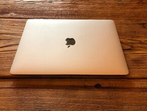 Apple MacBook Air 13", rok vyroby 2018, strieborný