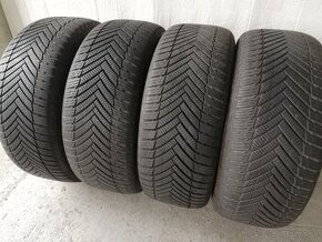 235/55 r17 celoročné pneumatiky