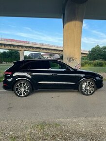 Odstupim autouver/leasing Porsche Cayenne Turbo