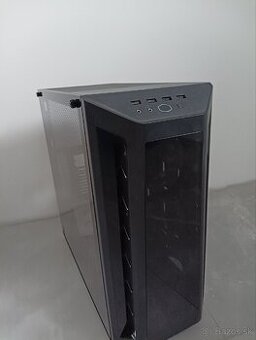 PC Skriňu  / case Cooler Master