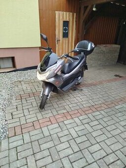 Predám Hondu PCX 125