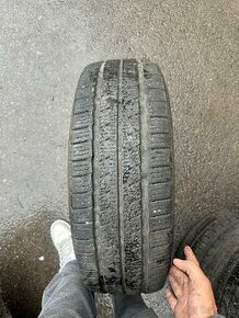 215/70r15c