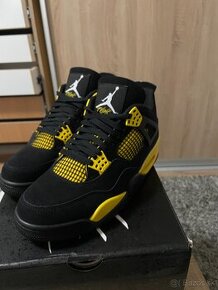 Jordan 4 Thunder yellow