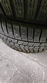 225/55/19  Zimni Hankook