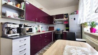 Priestranný 4 izbový byt, rekonštruovaný, 80 m2, Ďumbierska