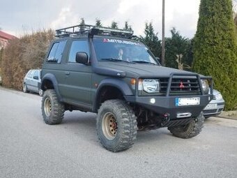 Mitsubishi Pajero 2,5