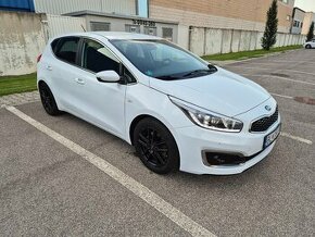 Kia Ceed 1.6 GDI SILVER