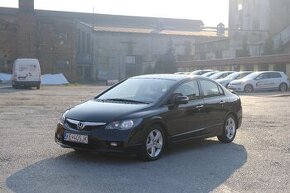 Predám Hondu Civic 1.8 Executive 2011