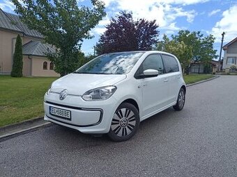 Elektromobil VW e-Up 2014 BATÉRIA: 18.7 kWh dojazd 130-140km - 1