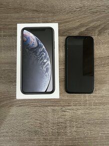 iPhone Xr 64 GB čierny