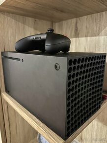 Predám Xbox Series X 1TB +5hier