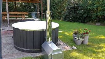 Hottub, drevený kúpací sud