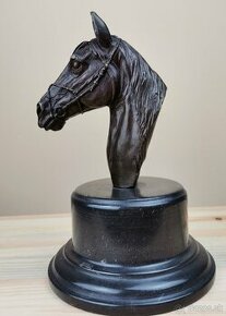 Alfred Stevens – bronzová socha koňa