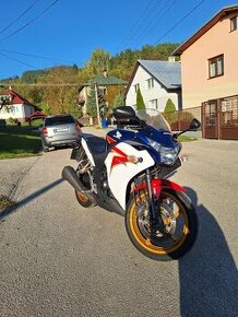 Honda CBR250R - 1