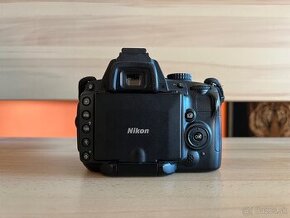 Nikon D5000