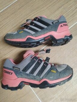 Adidas terrex 28 dievčenské trekove botasky