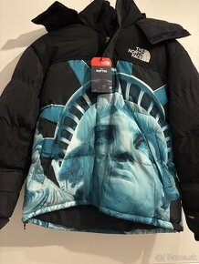 Supreme x The North Face