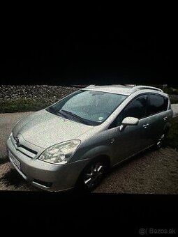 Predám dvere nárazník Blatník Motor 1.8 corolla VERSO 2004-