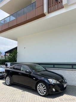 Lexus is 220d