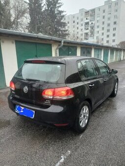 Volkswagen Golf VI 1.6 TDI Bluemotion 2012 Po 1.Majitelovi