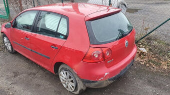 VW golf 1,6i, 75 kw, 2006 klimatizace