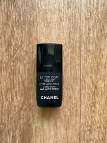 Lak na nechty matný Le top coat velvet Chanel