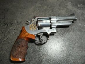 Revolver Smith and Wesson, Model 625-4. Kaliber .45 ACP