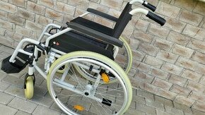 invalidny vozík 48cm pridavne brzdy pre asistenta