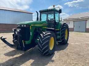 John Deere 8210