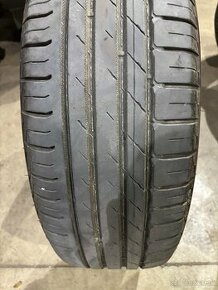 225/65 R17 letné Nokian