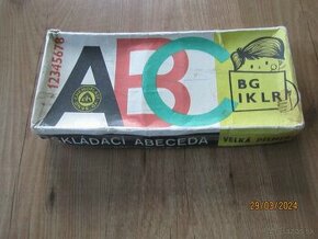 retro abeceda