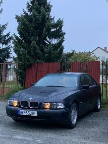 BMW e39 520i - 1