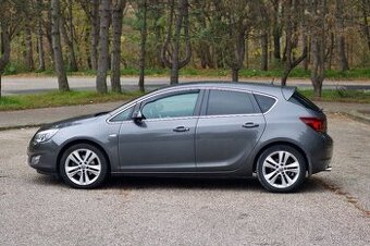 Opel Astra 1.6 Turbo ECOTEC Cosmo, 140 614 km