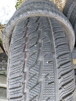 Pneu 215/60R17