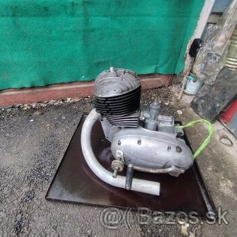 Motor cz175 skuter