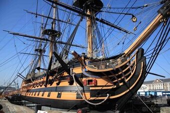 HMS VICTORY - krásna, stará buková plachetnica