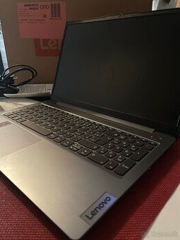 LENOVO IDEAPAD SLIM 3 AKO NOVY