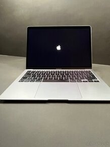 MacBook Air 13" M1 8GB RAM 256GB SSD - Strieborný