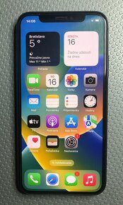 IPhone X 64GB tmavošedý + 5 krytov