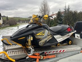 Predám snežný skúter Ski doo BRP 800cm3