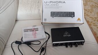 Behringer U-Phoria UMC204HD