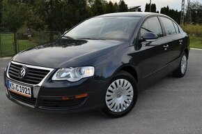 Volkswagen Passat 1.6  Comfortline - 1