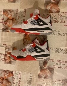 Jordan 4 Fire Red - SIZE 42